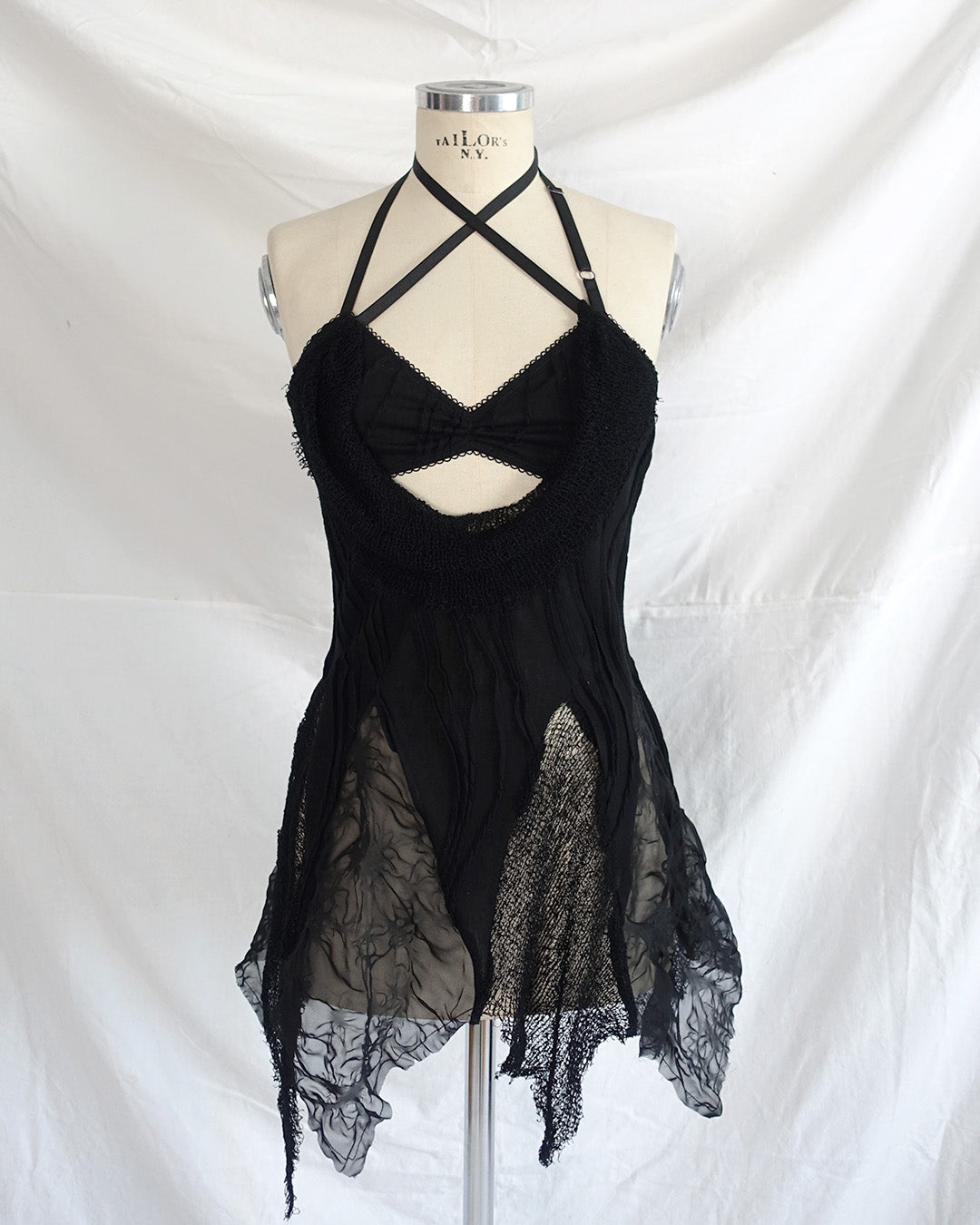 ‘JOYRIDE‘ halter tap black