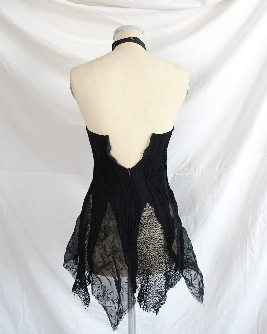 ‘JOYRIDE‘ halter tap black