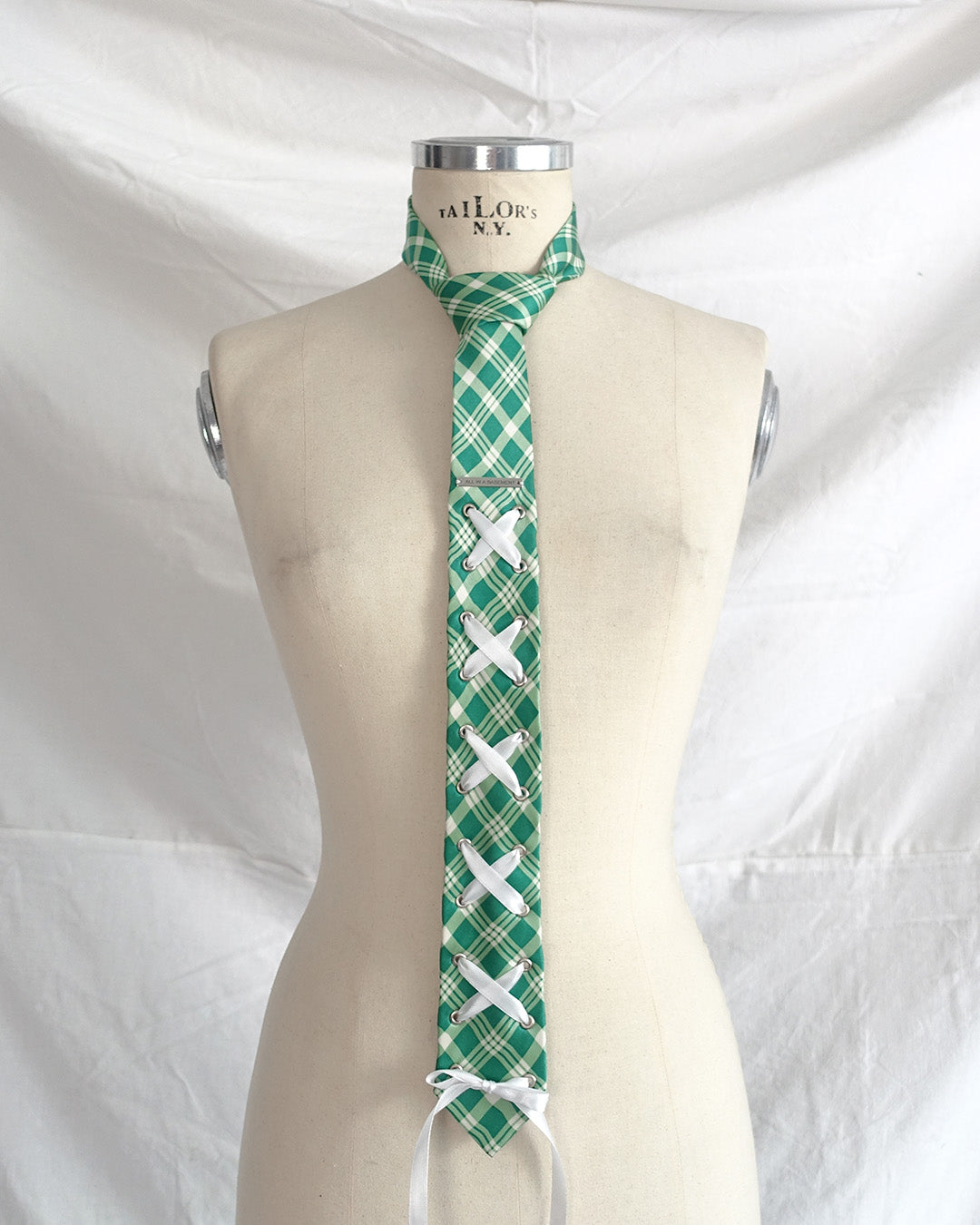 ‘JULY‘ tie green