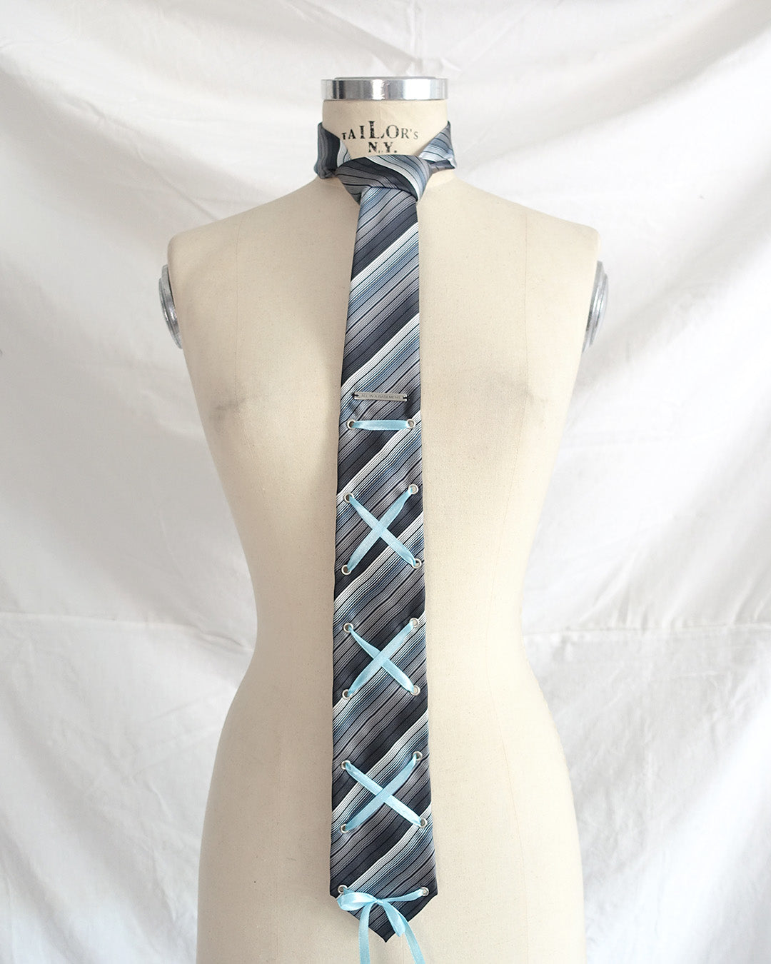 ‘JULY‘ tie blue grey