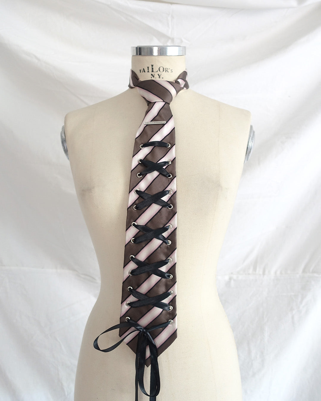 ‘JULY‘ tie brown