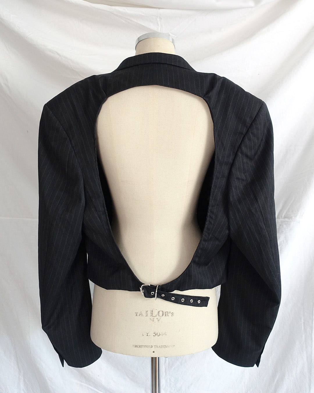 ‘O‘ blazer black pinstripes